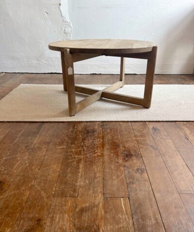 Mesa baja de madera