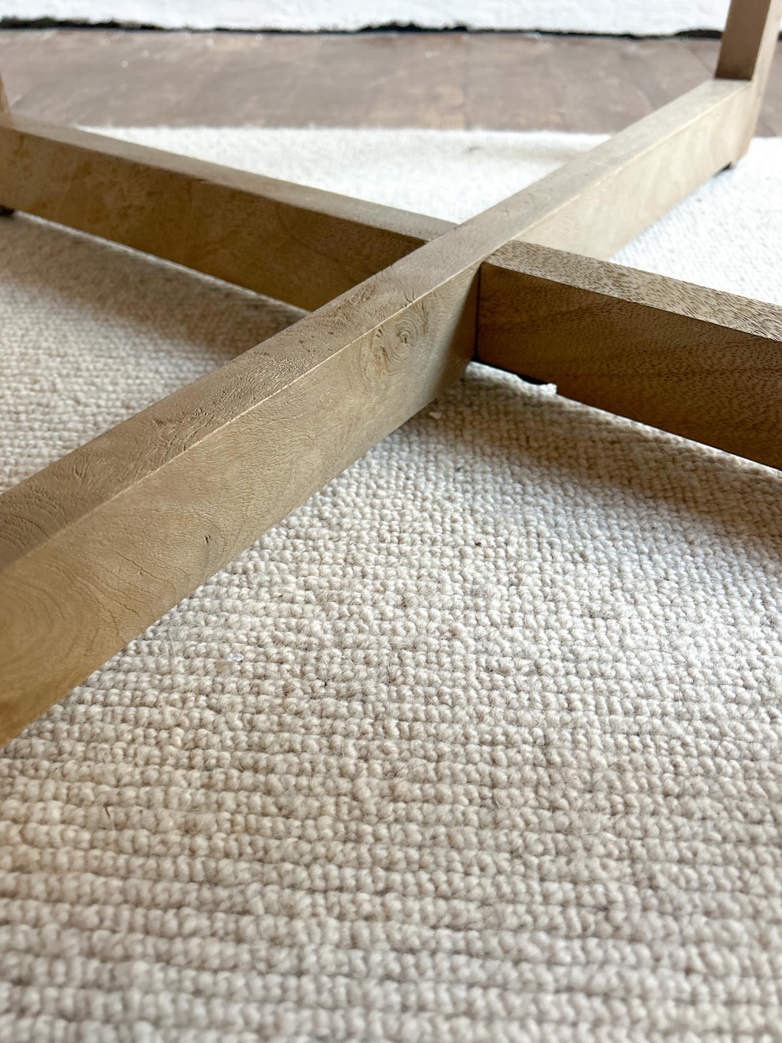 Mesa de madera redonda