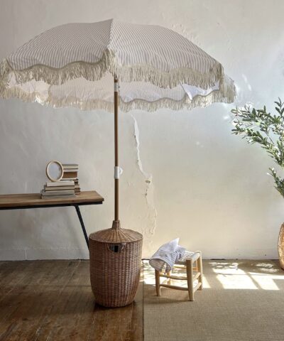 Parasol de rayas beige