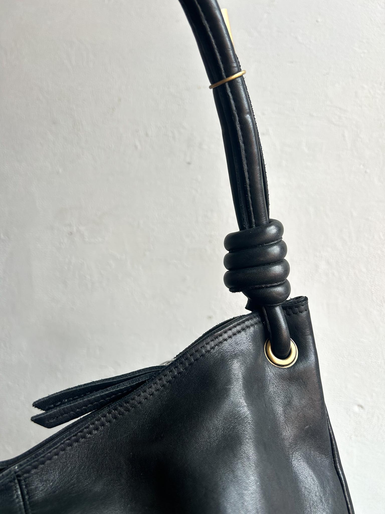 Bolso de cuero negro