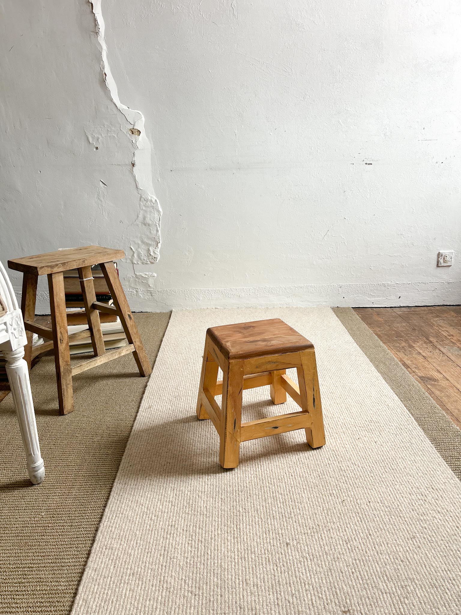 Taburete para el baño madera maciza