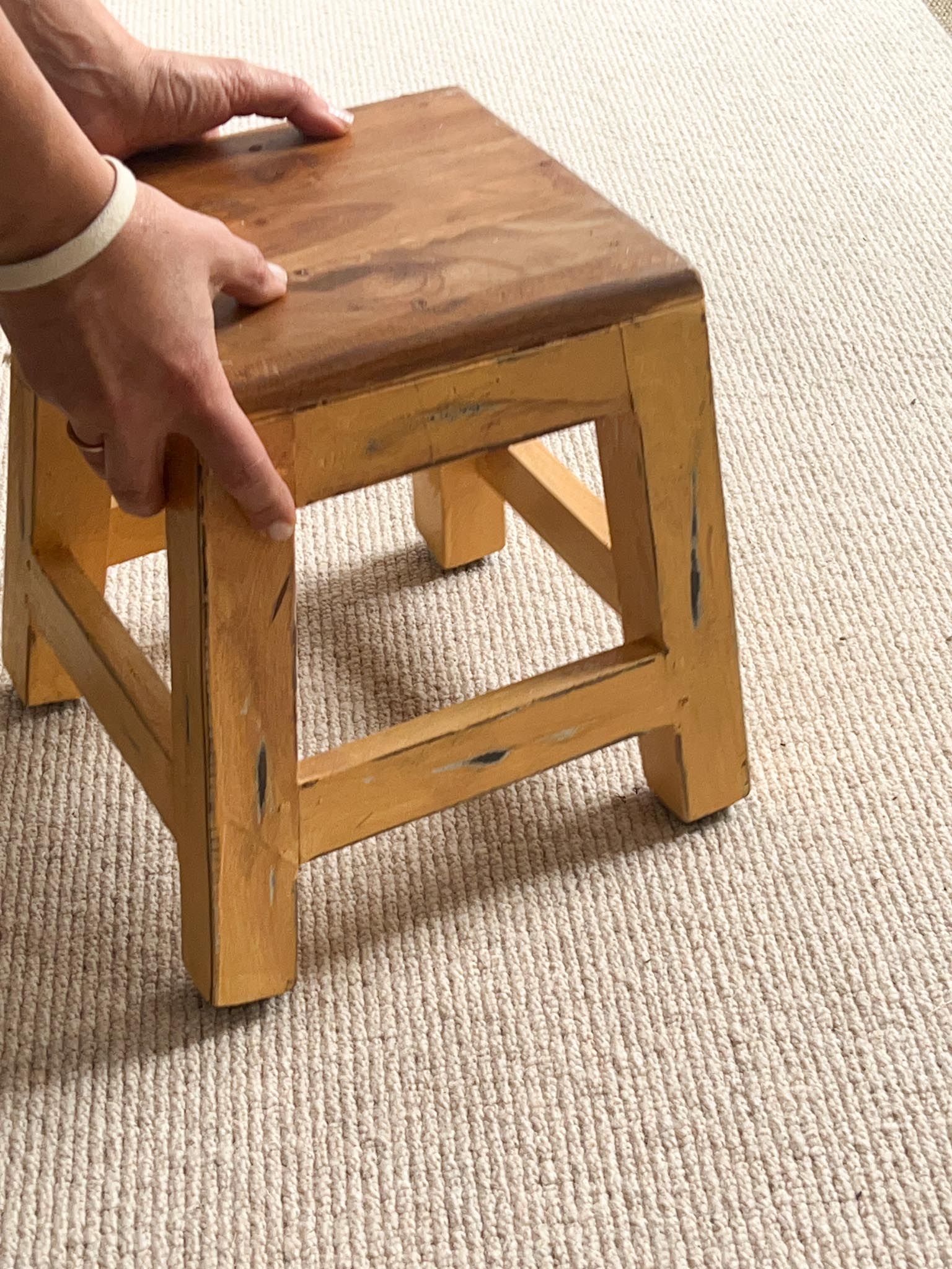 Taburete para el baño madera maciza