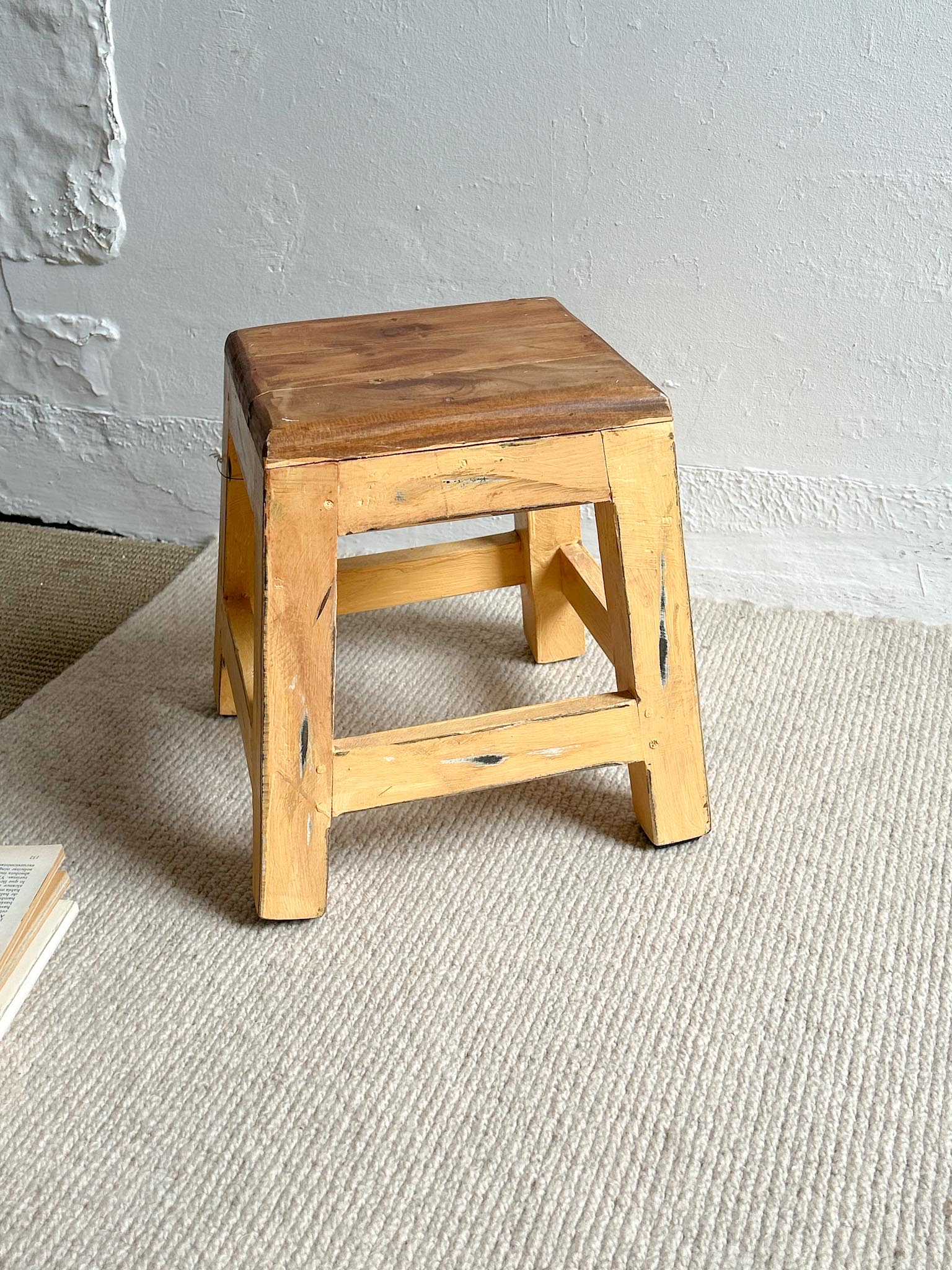 Banquito de madera