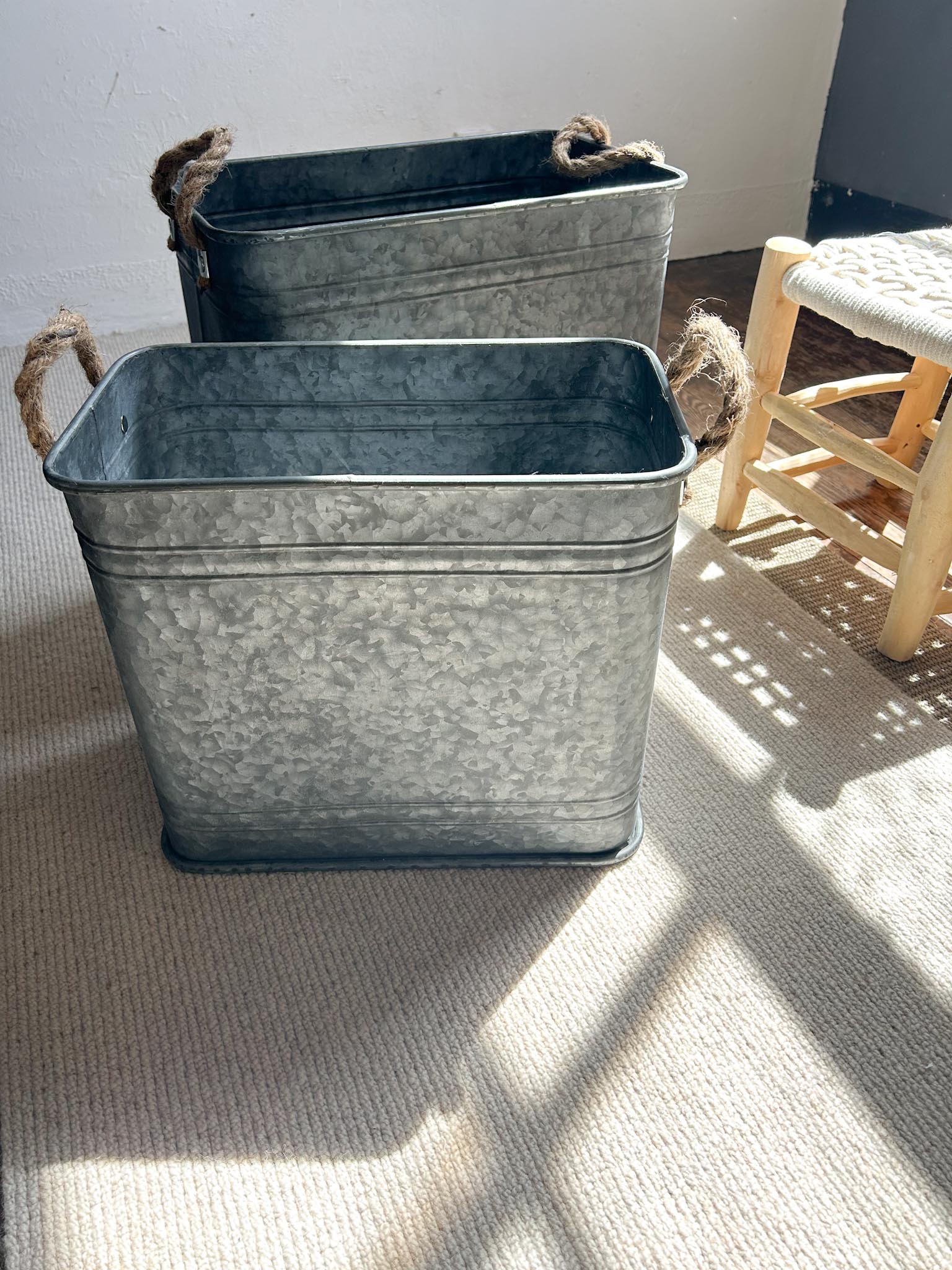 Cubo metálico decoración